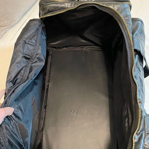 Black leather travel duffel bag - Picture 3 of 3